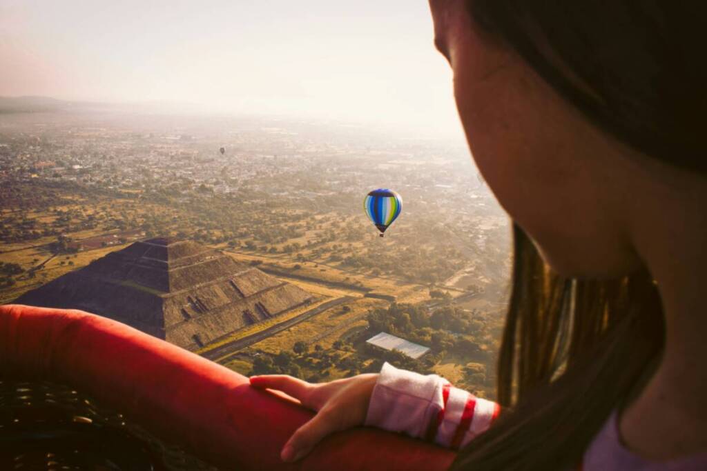 Vue aérienne de la pyramide de Teotihuacan au Mexique