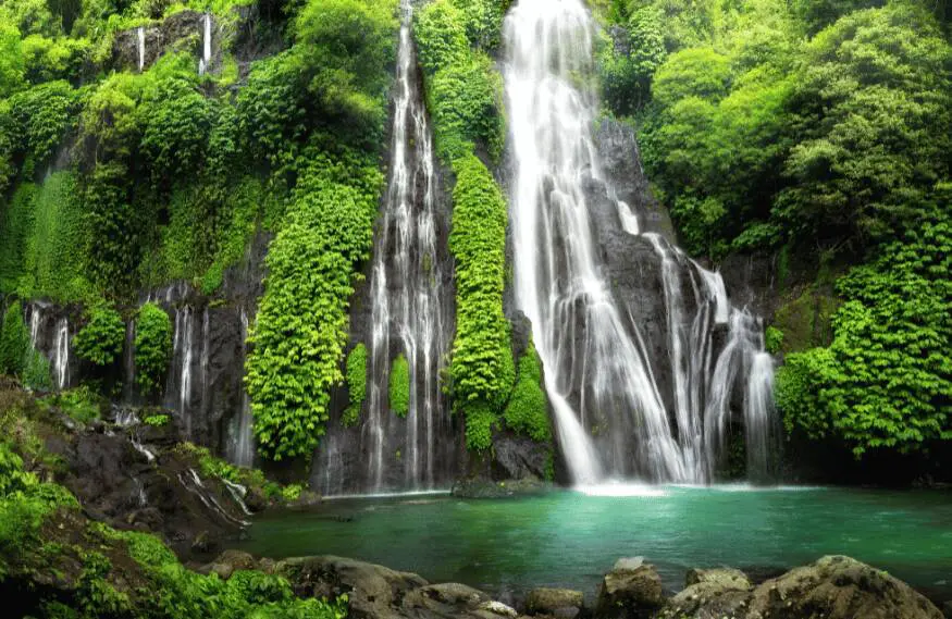 Cascades de Banyumala Bali