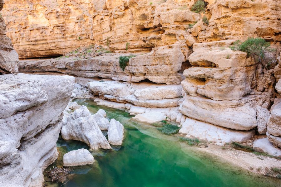 Wadi Shab à Oman, destinations pour un voyage en décembre