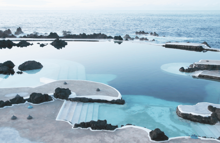 Piscines naturelles à Porto Moniz, Madère.