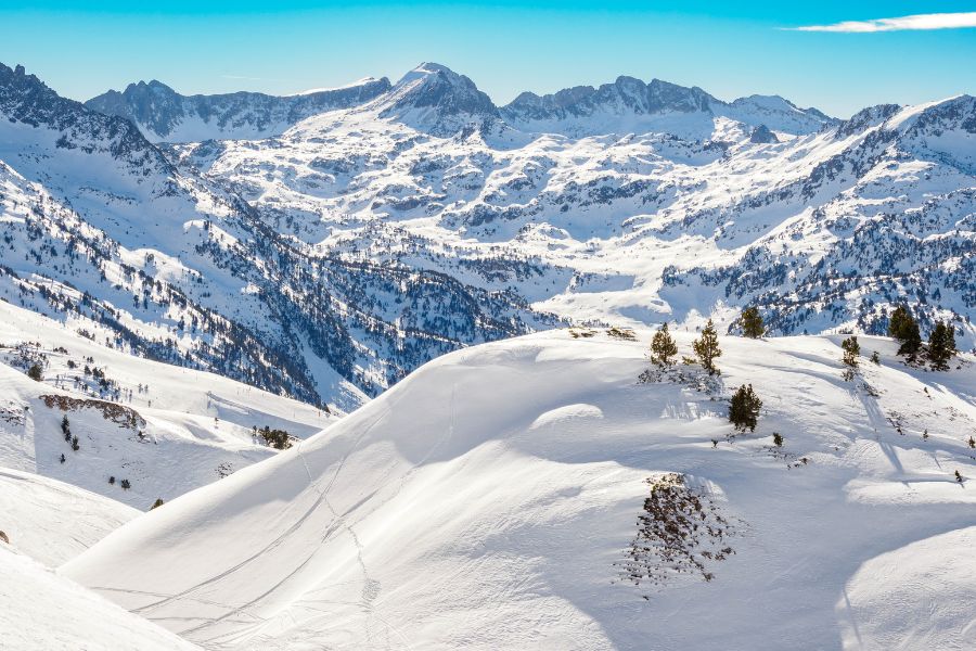 Chaîne de montagnes à Baqueira, en Catalogne