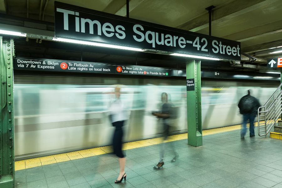 Station de métro à Times Square, le métro à New York