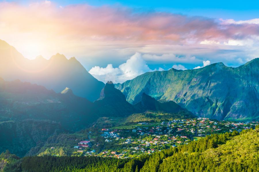 Le village de Cilaos au coeur des montagnes