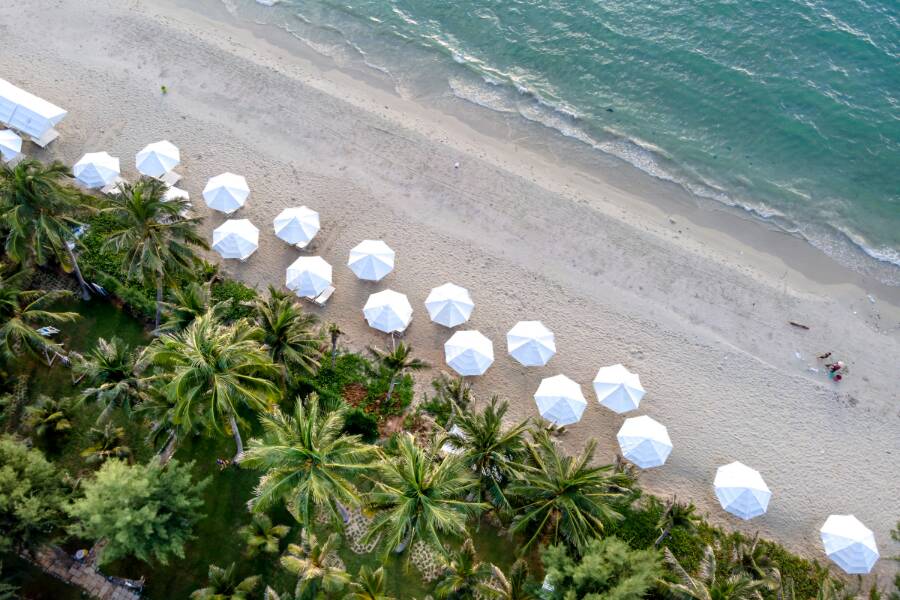 Doc Let Beach est réputée pour son ambiance paisible