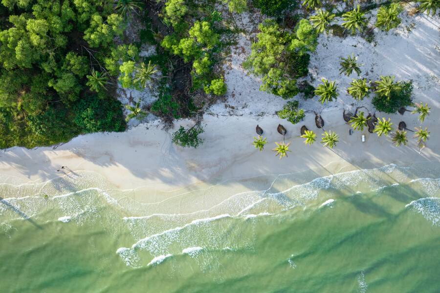 Phu Quoc, située au large de la côte sud, est renommée pour ses plages de sable blanc