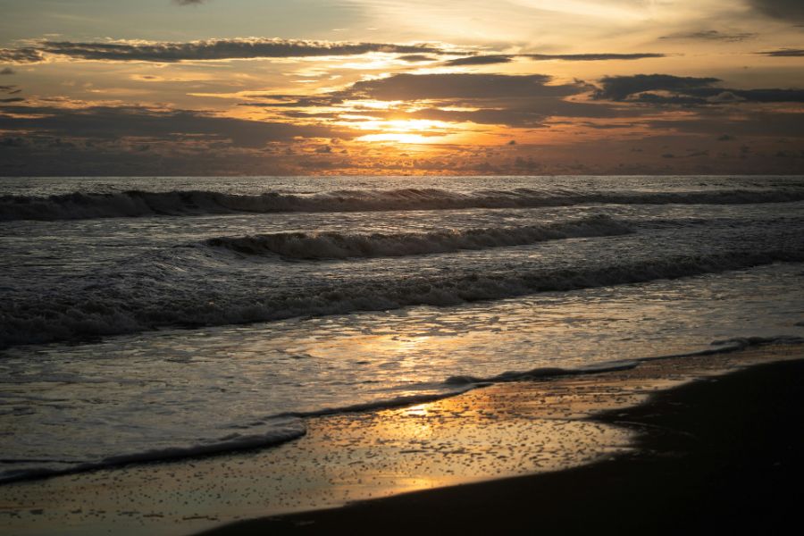 Coucher de soleil sur la plage de Monterrico, Guatemala
